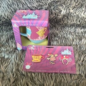 Minnie Mouse the Main Attraction Tea Cup Mug and Pin set